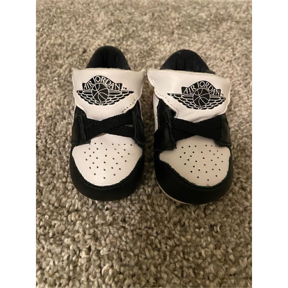 Nike Air Jordan Soft Sole Retro Baby Booties size 2c